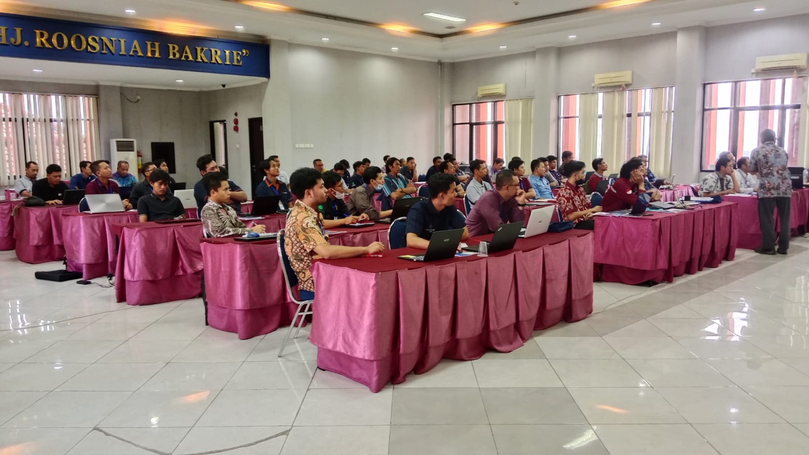 Pelatihan Elektronika di Kadin Jawa Timur